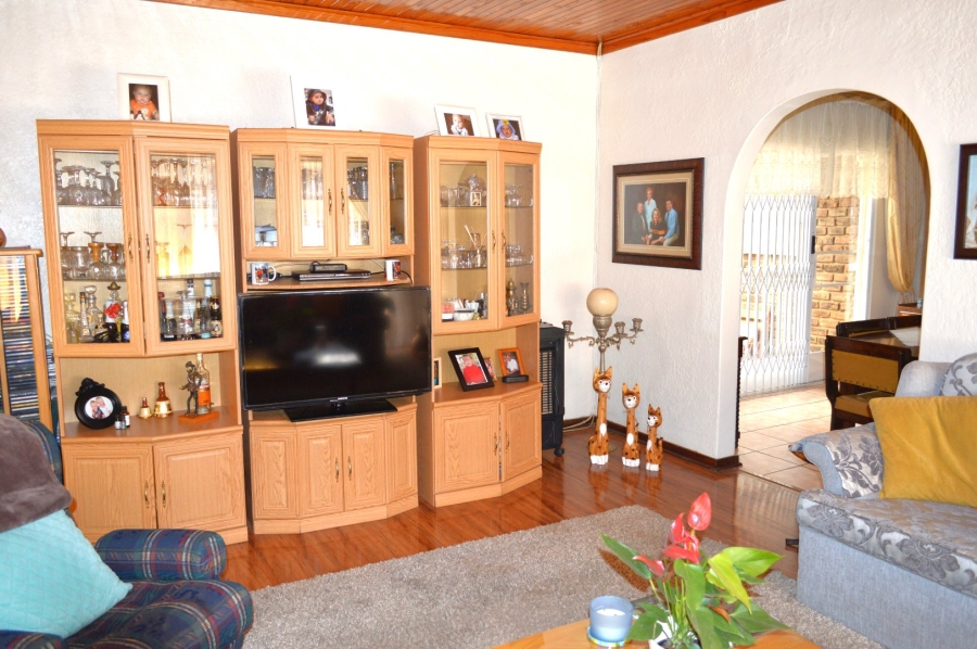4 Bedroom Property for Sale in Wilkeville North West